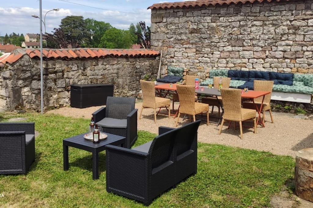Maison De Charme Avec Jardin Cousance Exterior photo